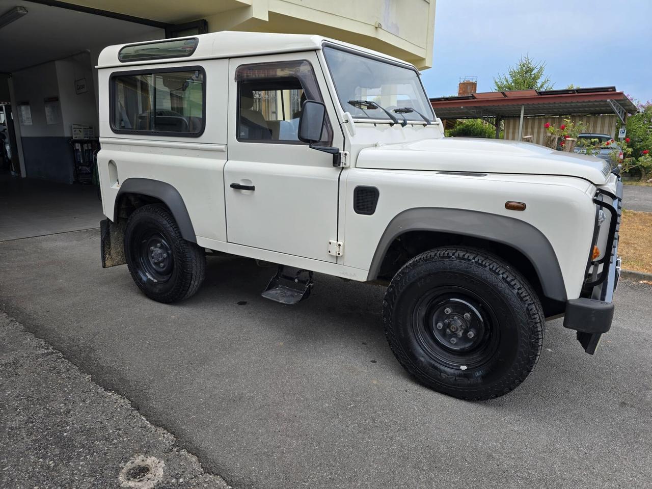 Land Rover Defender 90 2.4 TD4 Station Wagon S N1