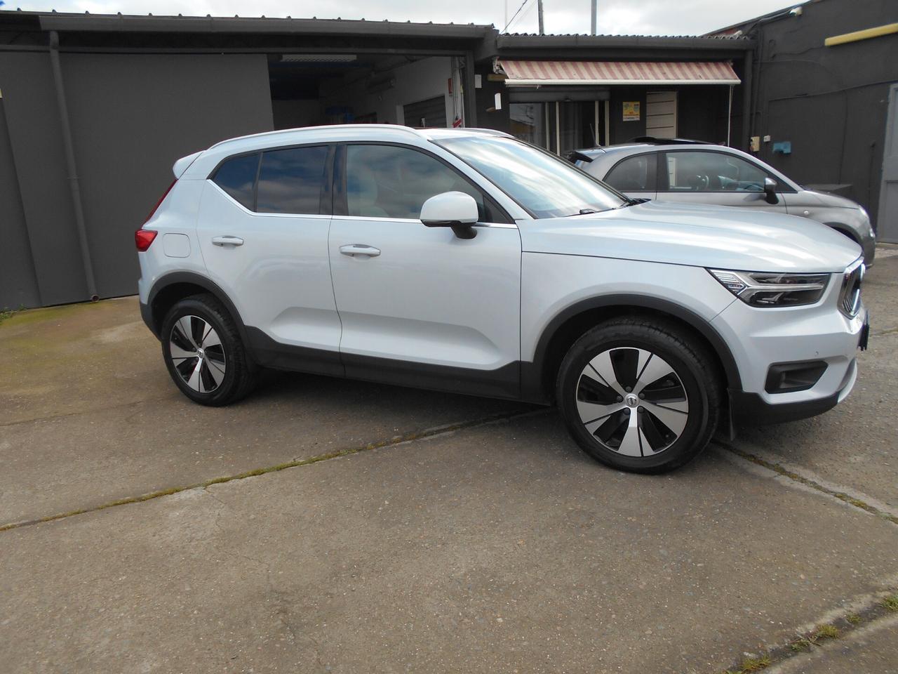 Volvo XC40 T5 Recharge Plug-in Hybrid R-design