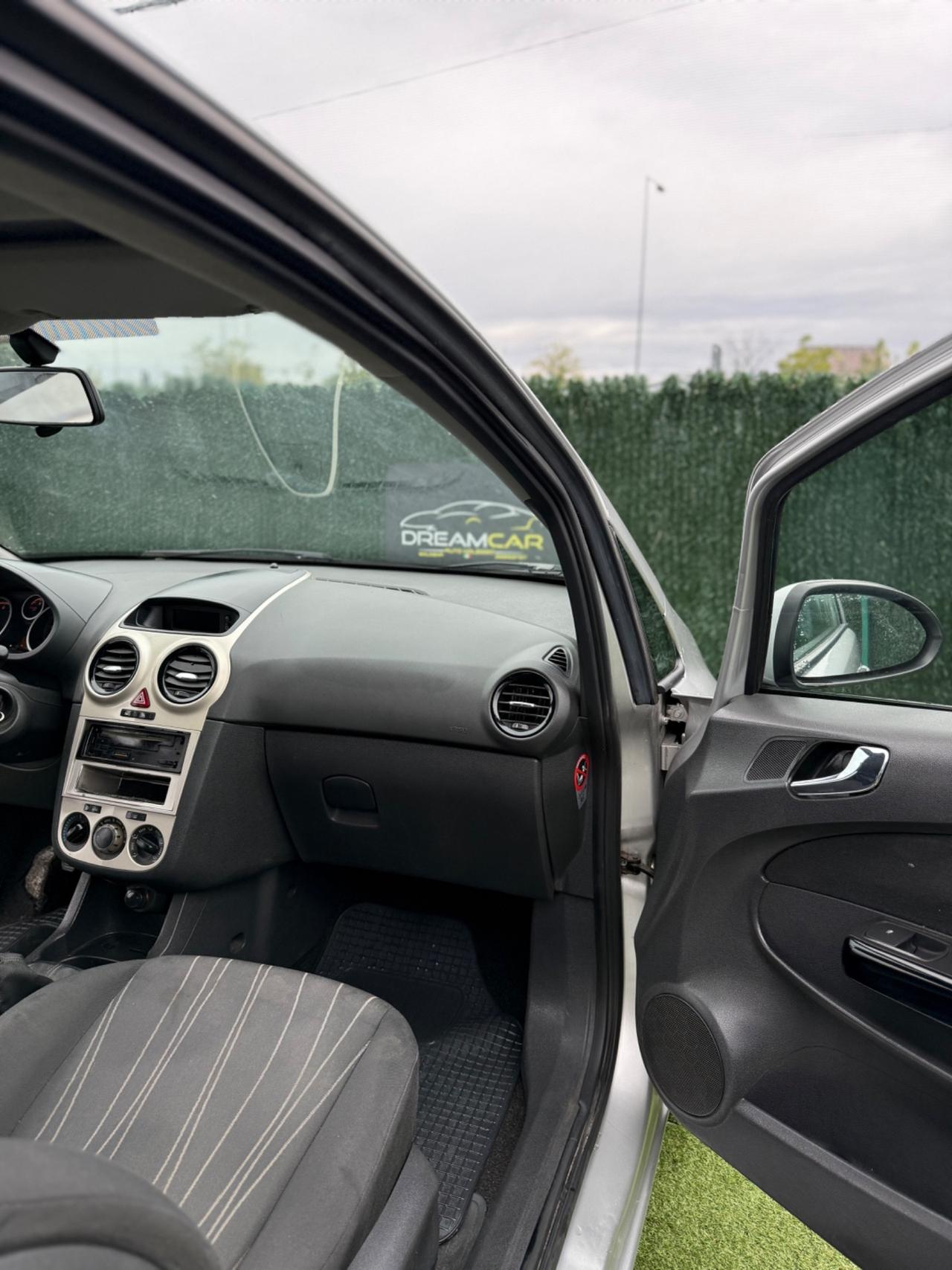 Opel CORSA 2008 1.2 BENZINA NEOPATENTATI COUPE