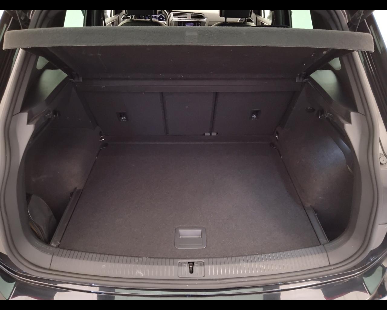 VOLKSWAGEN Tiguan II 2021 - Tiguan 1.5 tsi R-Line 150cv dsg
