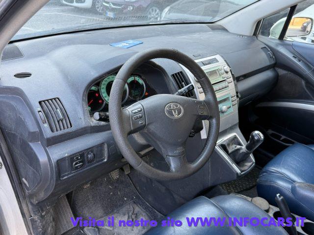 TOYOTA Corolla Verso 2.0 16V D-4D