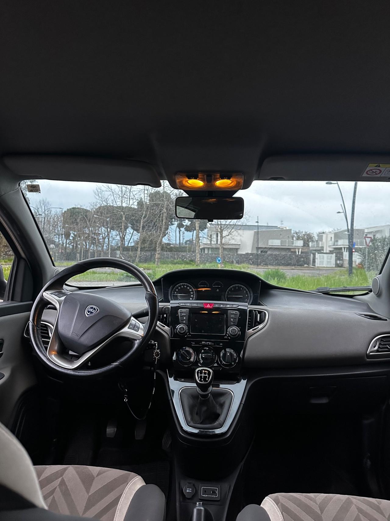 Lancia Ypsilon 1.2 69 CV 5 porte GPL Ecochic Gold