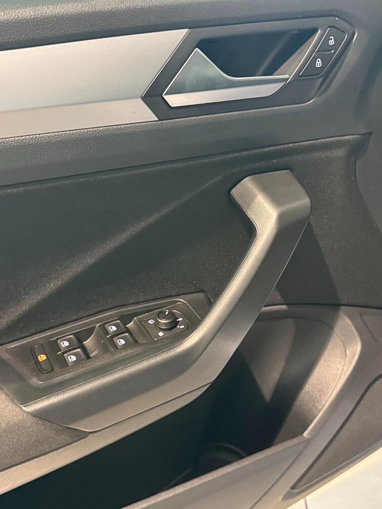 Volkswagen T-Roc 2.0 tdi Style 150cv dsg Led Navi App Conn 16"