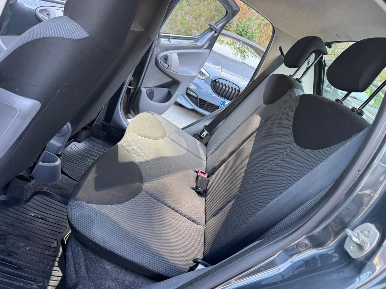 Toyota Aygo 1.0 12V VVT-i 5 porte - neopatentati 2006