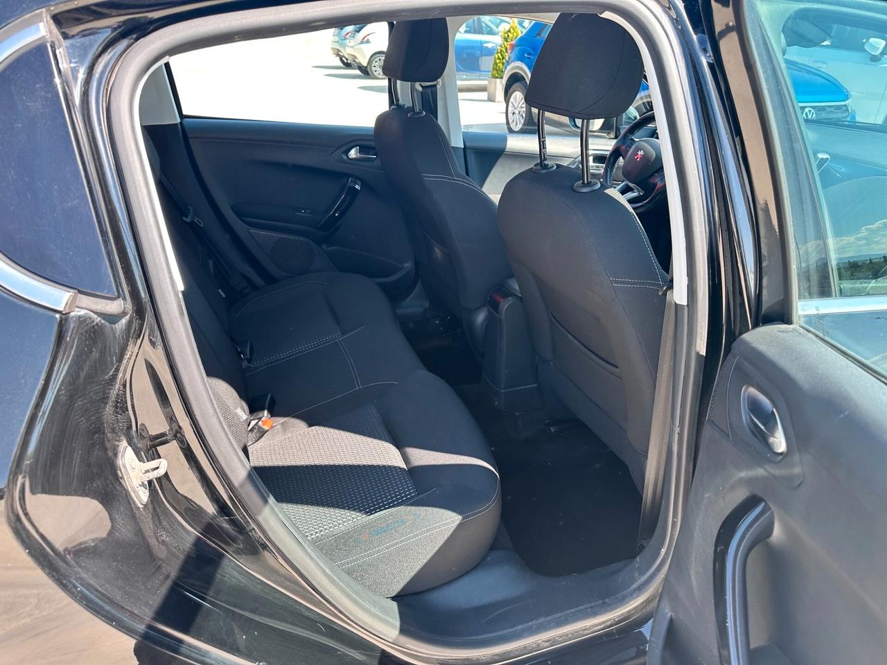 Peugeot 208 BlueHDi 75 5 porte Allure