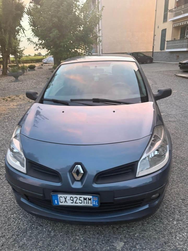 RENAULT CLIO 1.2 BENZ NEOPATENTATI
