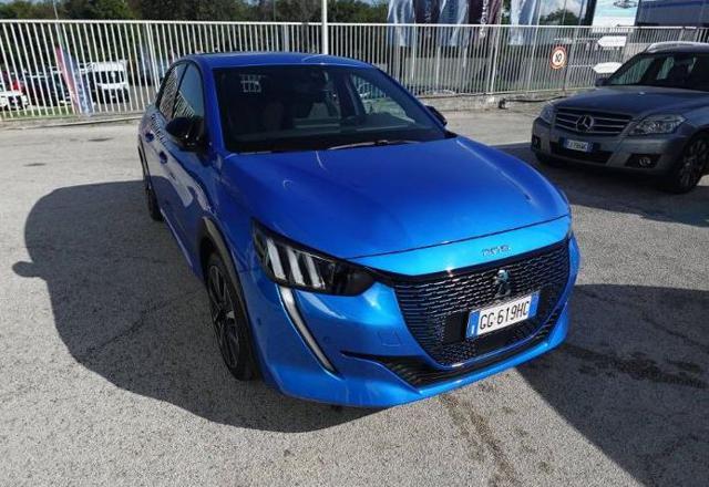 PEUGEOT 208 motore elettrico 136 CV 5 porte GT