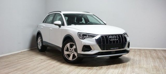 AUDI Q3 40 TFSI quattro S tronic Business Advanced