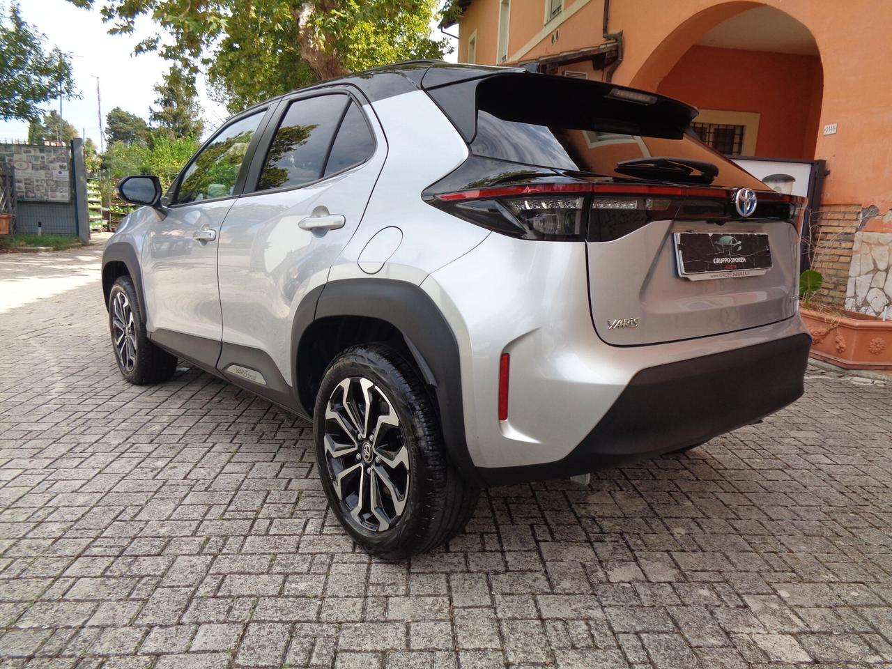 Toyota Yaris Cross 1.5 Hybrid 5p. E-CVT Trend ARGENTO E NERA NESSUN VINCOLO DI FINANZIAMENTO