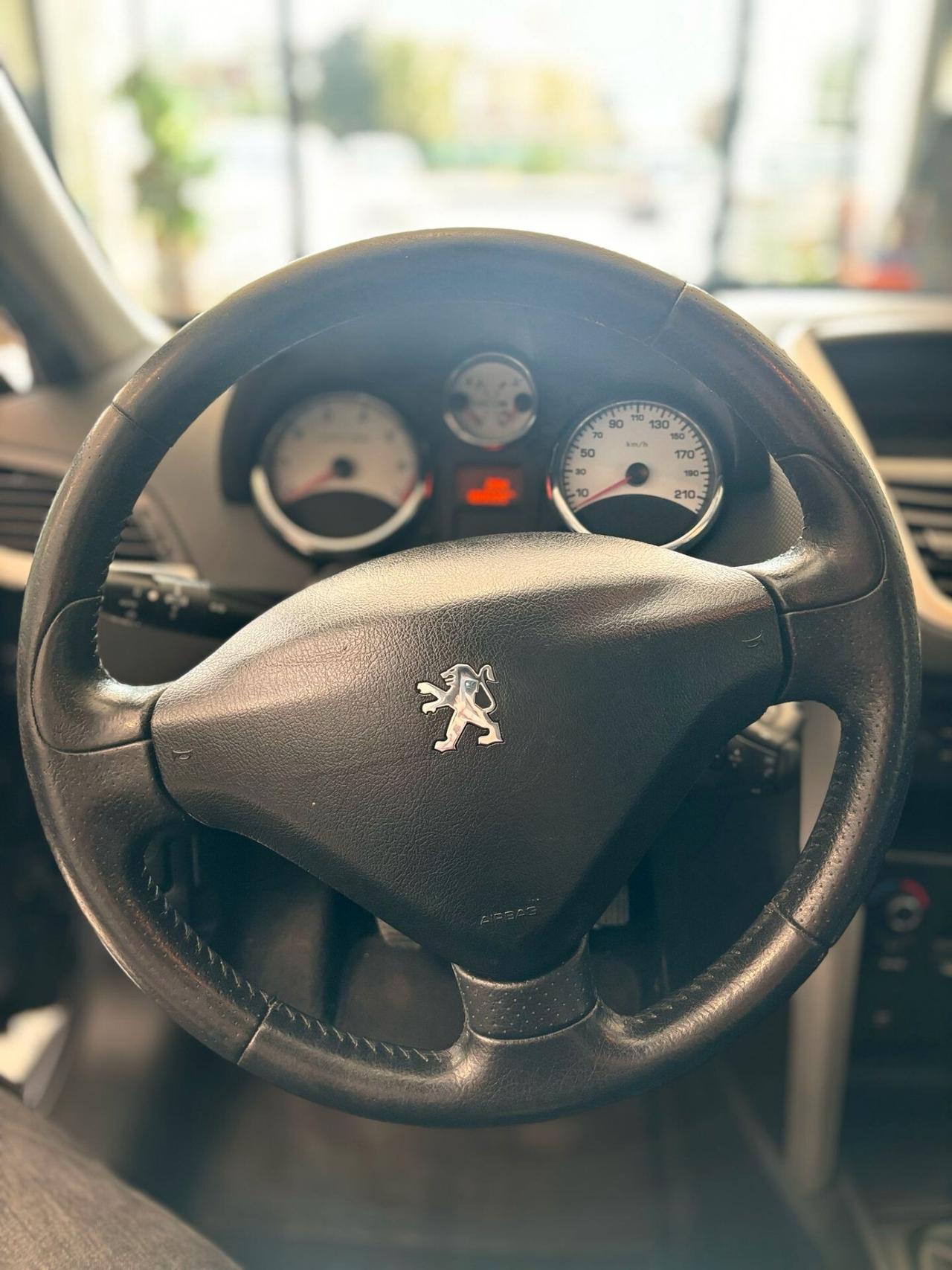 Peugeot 207 1.4 VTi 95CV 3p. XS
