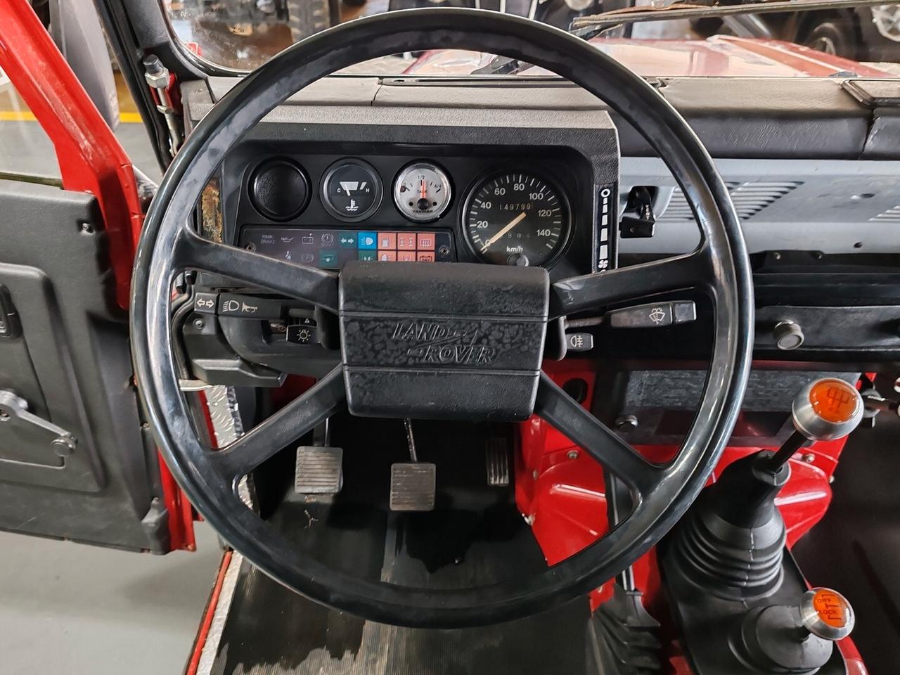 Land Rover Defender 90 turbodiesel Station Wagon County
