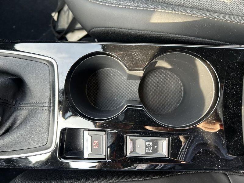 Peugeot 2008 PureTech 100 Allure BIANCO PERLATO / NAVI+CAMERE