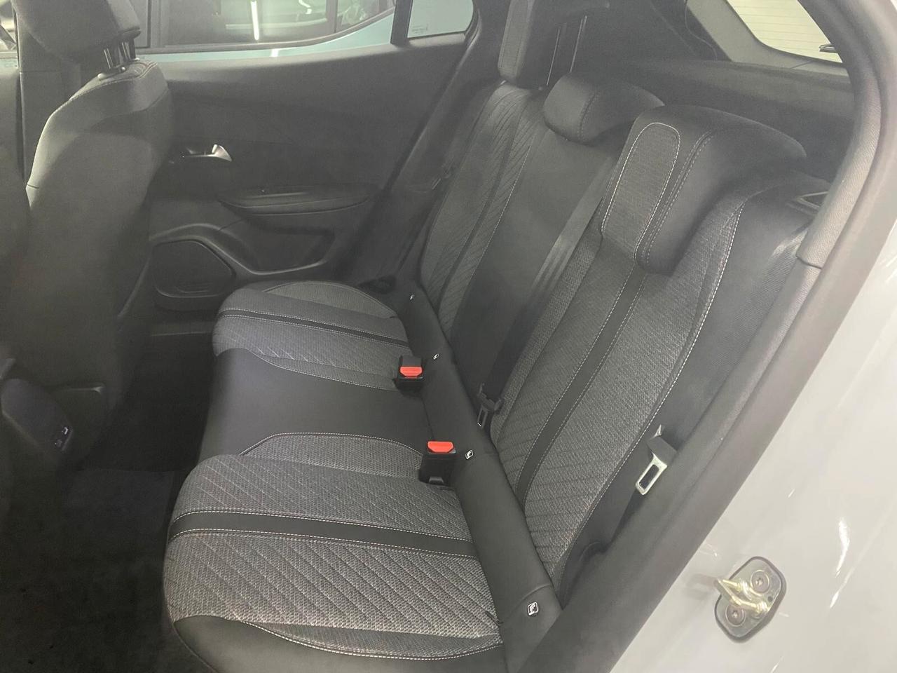 Peugeot 2008 PureTech 100 S&S Allure