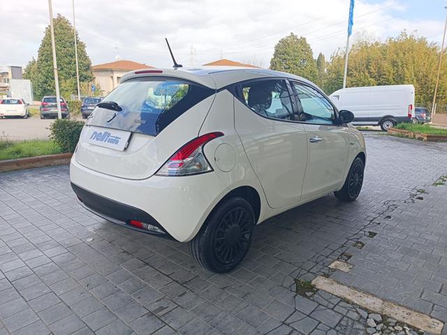 LANCIA Ypsilon 1.0 FireFly 5 porte S&S Hybrid Ecochic Silver