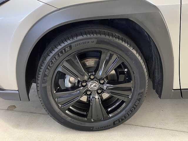 Lexus UX Hybrid Midnight