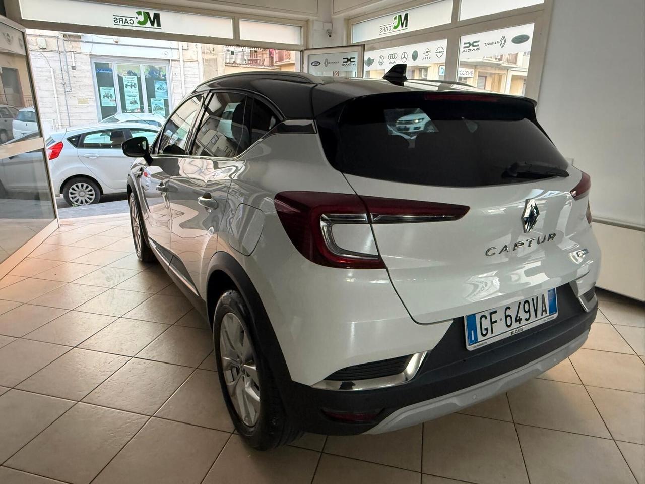 Renault Captur Plug-in Hybrid E-Tech 160 CV Initiale Paris