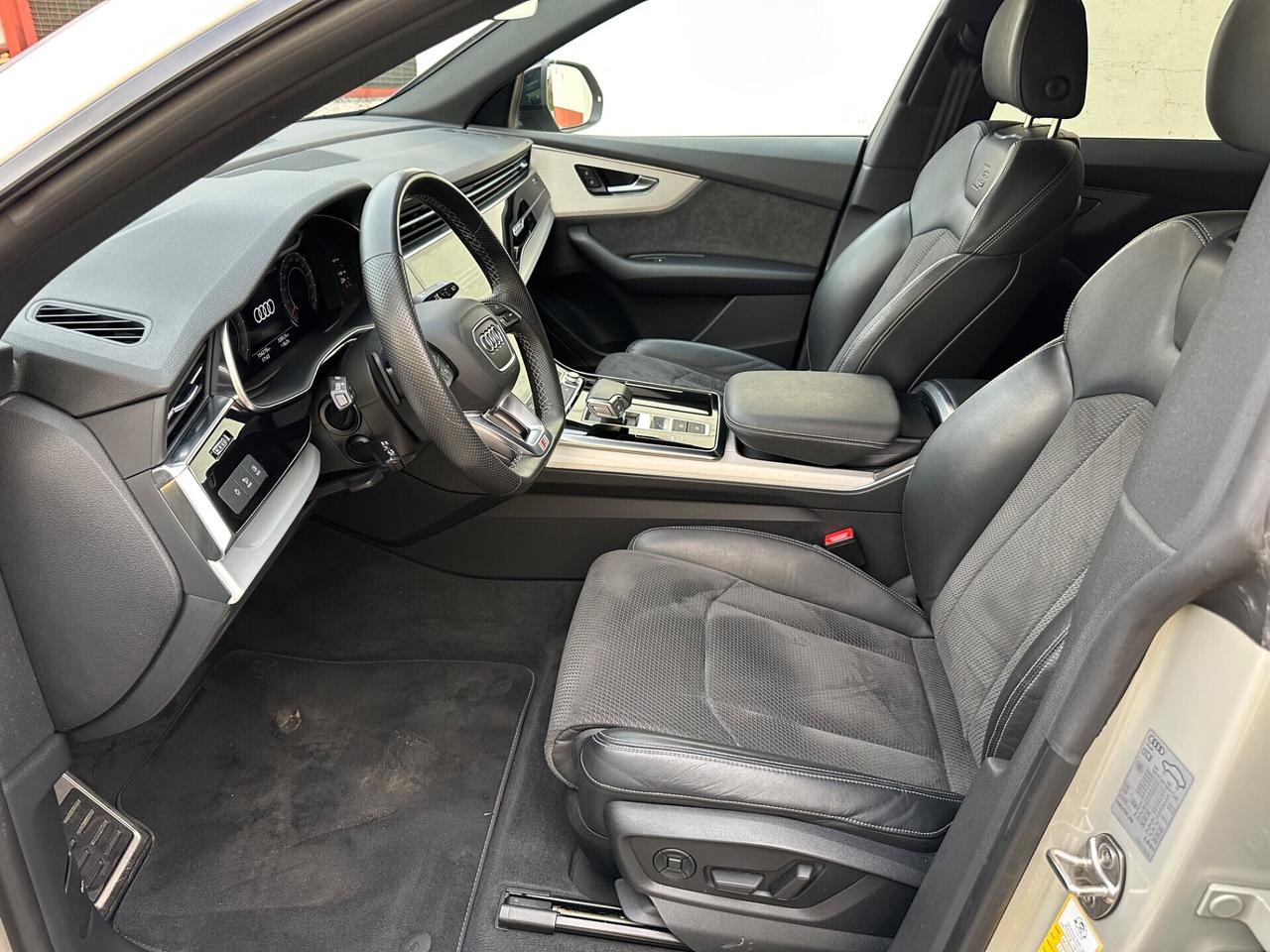 Audi Q8 50 TDI 286cv Quattro S-Line - 2022