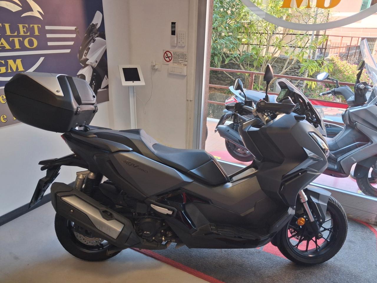 Honda ADV 350 ABS + TCS