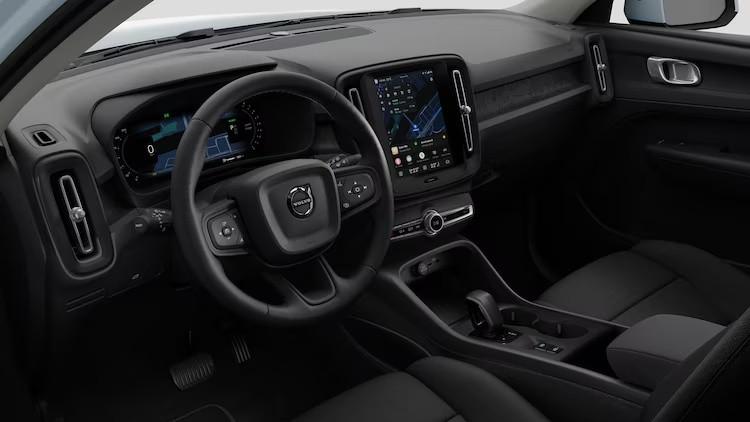 VOLVO XC40 ESSENTIAL B3 AUTO PREZZO PROMO FINO AL 31/12/2025