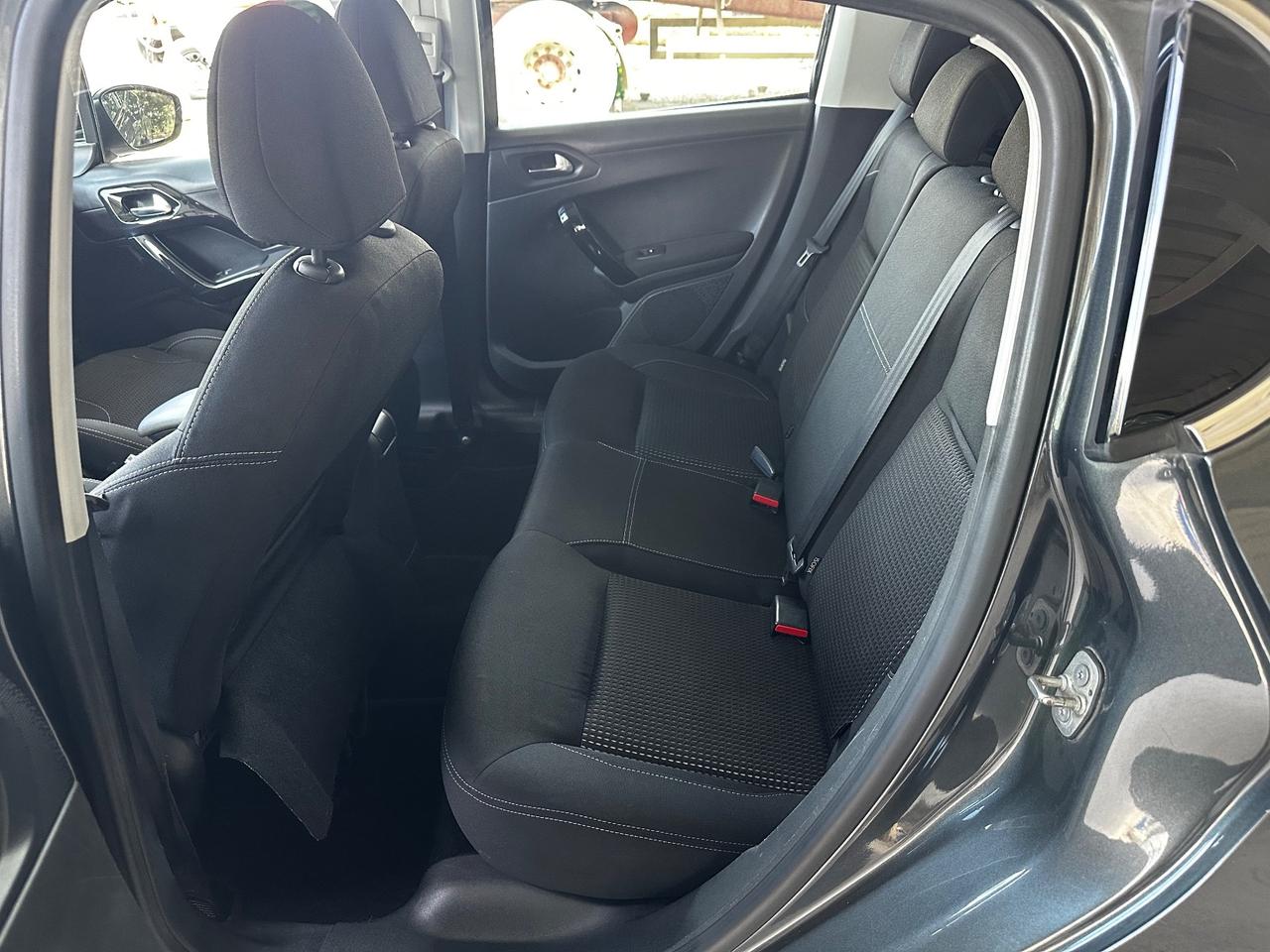Peugeot 208 PureTech 82 5 porte Allure