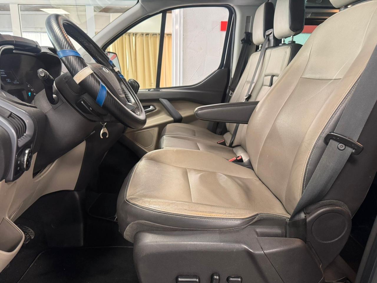 Ford Tourneo Custom 310 2.0 TDCi 170CV PC Titanium