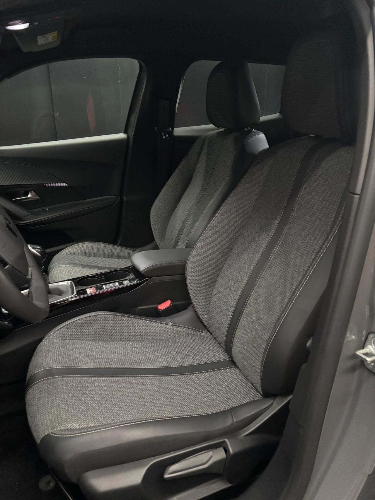 Peugeot 2008 1.2 PureTech 100 S&S Allure