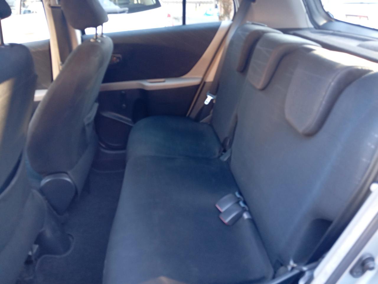 Toyota Yaris 1.0 5 porte neopatentati