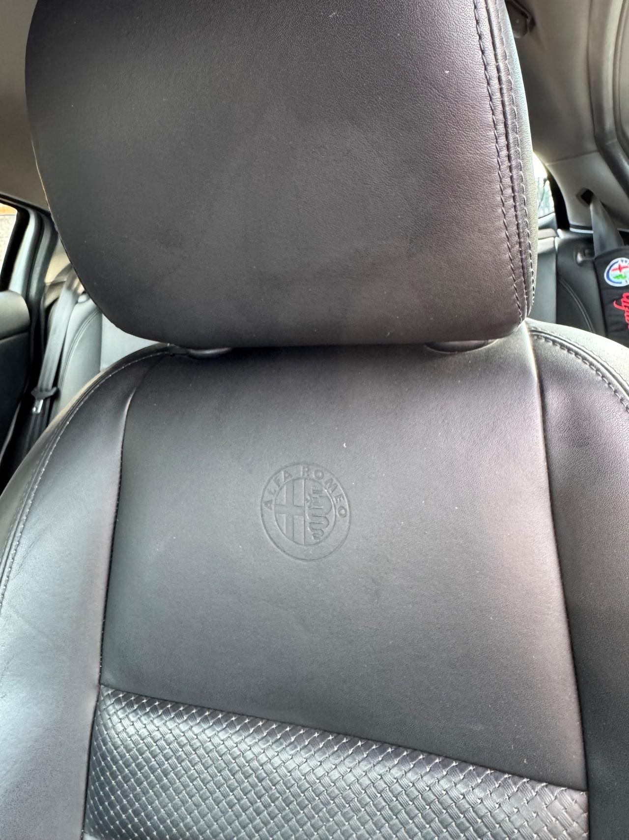 Alfa Romeo Giulietta 1.6 multijet INTERNI IN PELLE