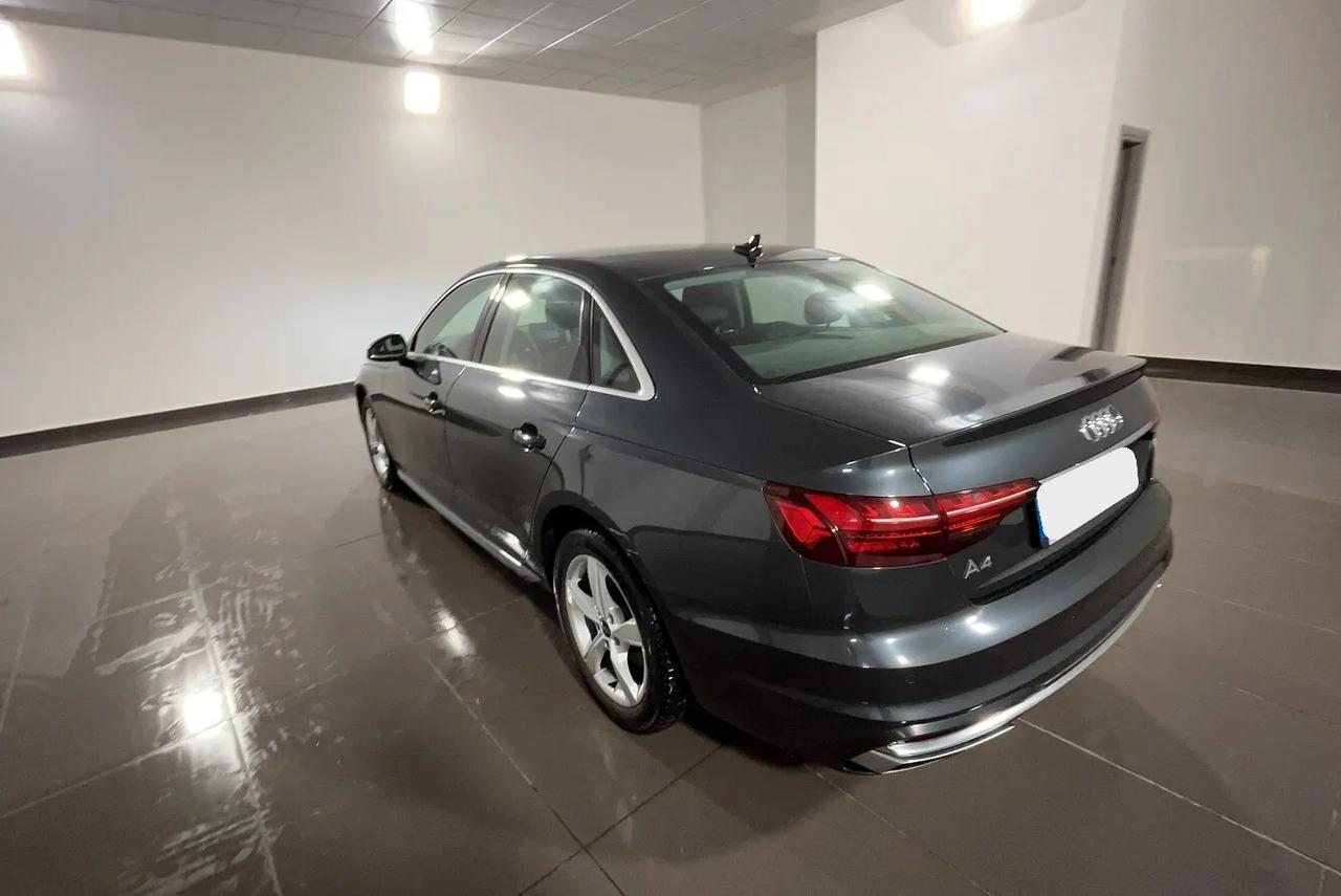 Audi A4 40 TDI quattro S tronic Business Advanced