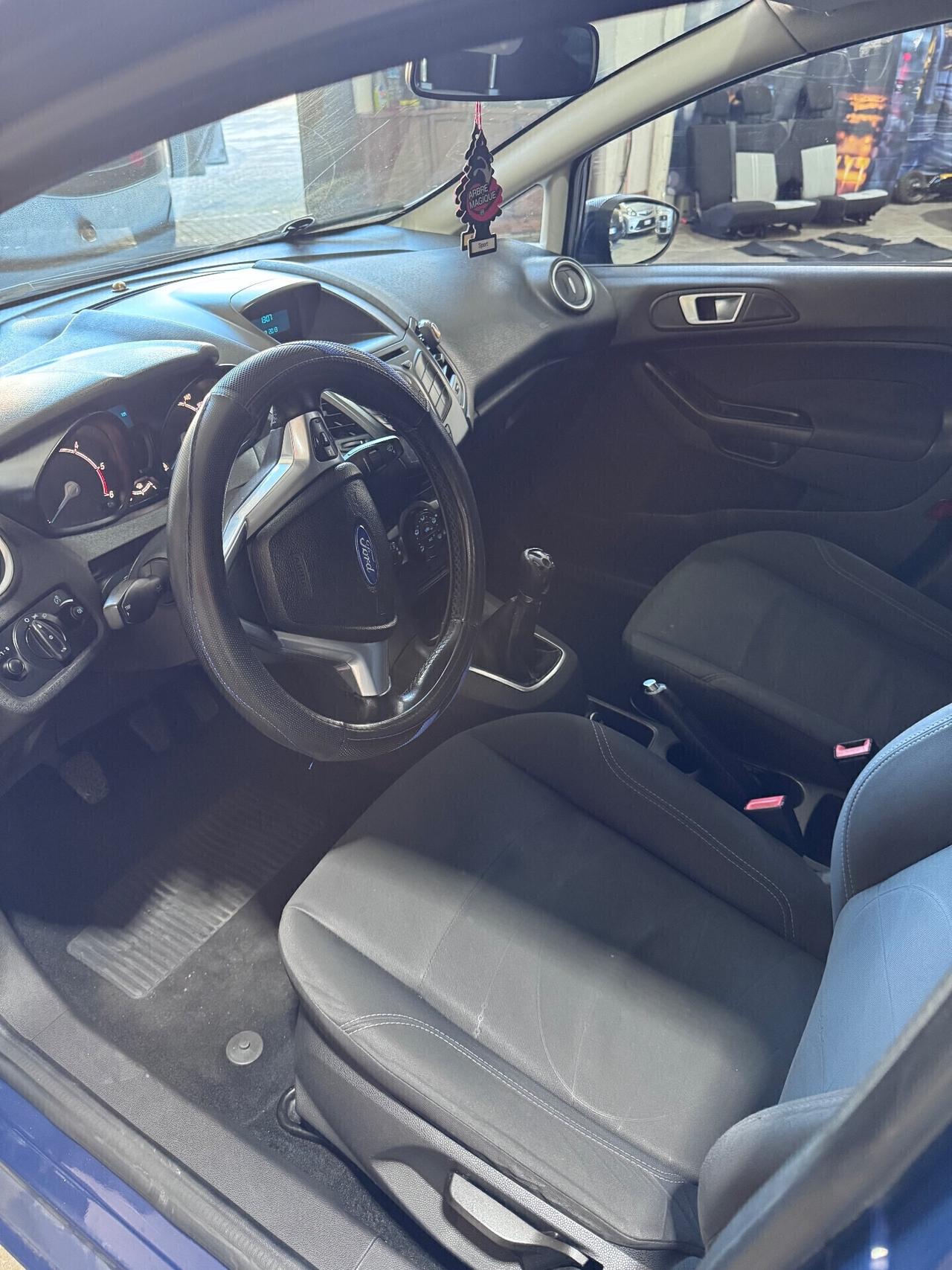 Ford Fiesta 1.5 TDCi 75CV 5 porte Titanium