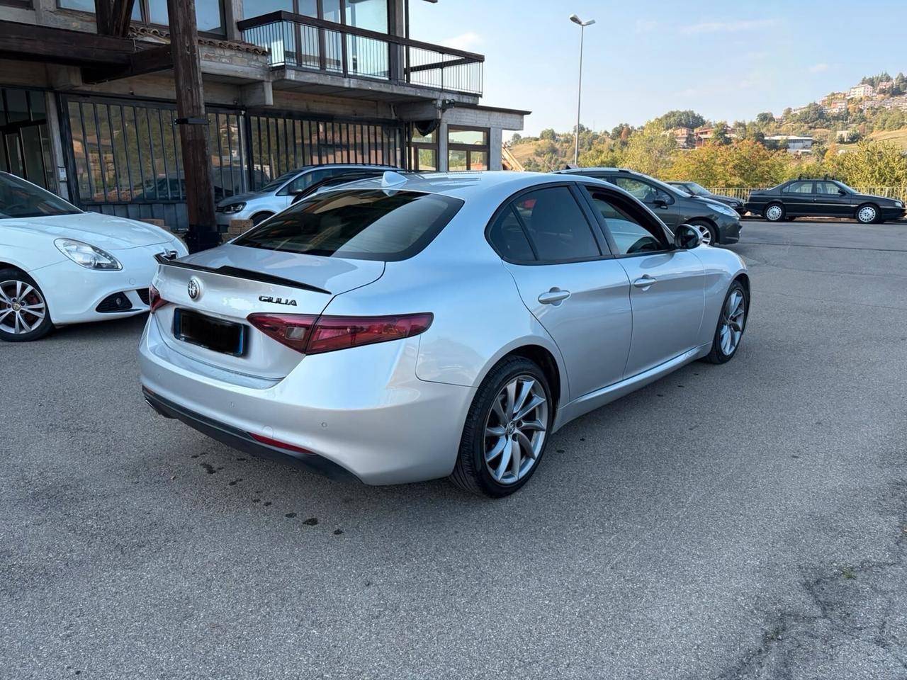 Alfa Romeo Giulia exclusive in ottime condizioni-2018 160000 km tdi 2200 cc-tagliandata-gomme seminuove