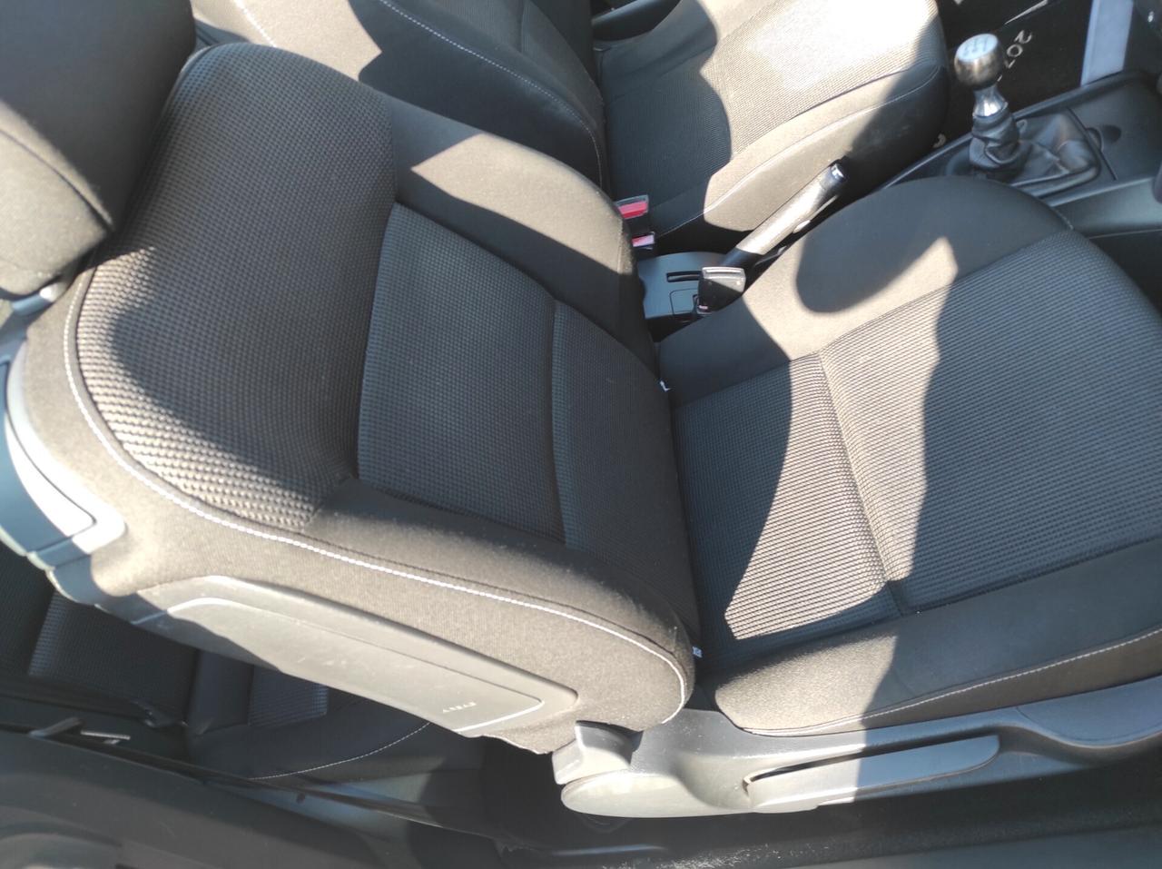 Peugeot 207 1.6 HDi 110CV CC Tecno