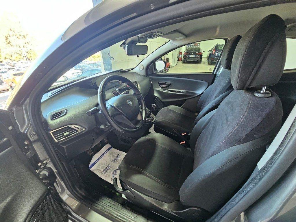 Lancia Ypsilon 1.3 MJT 16V 95 CV 5 porte S&S Silver