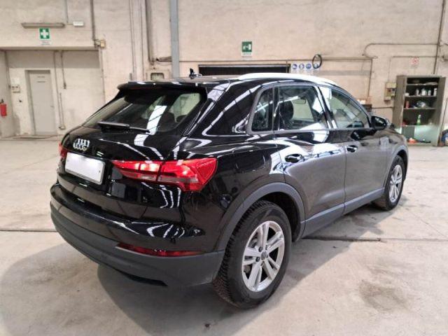 AUDI Q3 35 TDI S tronic Business