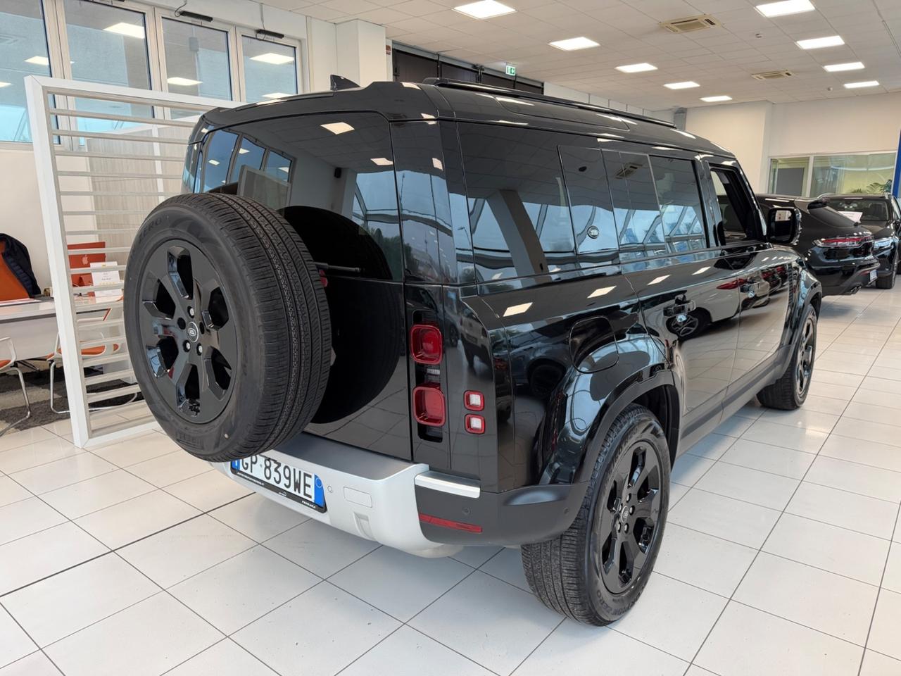 Land Rover Defender 110 3.0D I6 200 CV AWD Auto SE