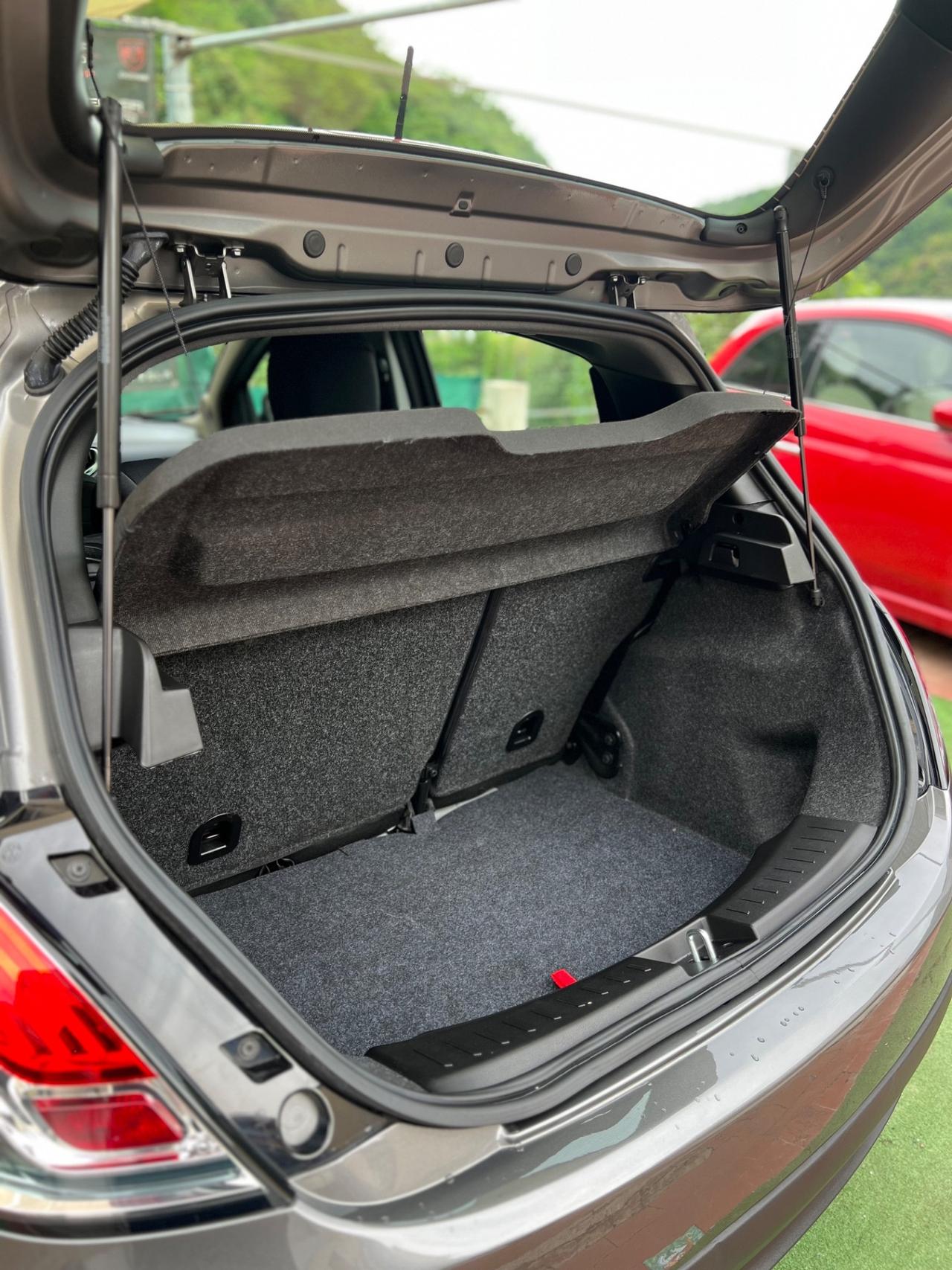 Lancia Ypsilon 1.0 FireFly 5 porte S&S Hybrid 4.000 Km