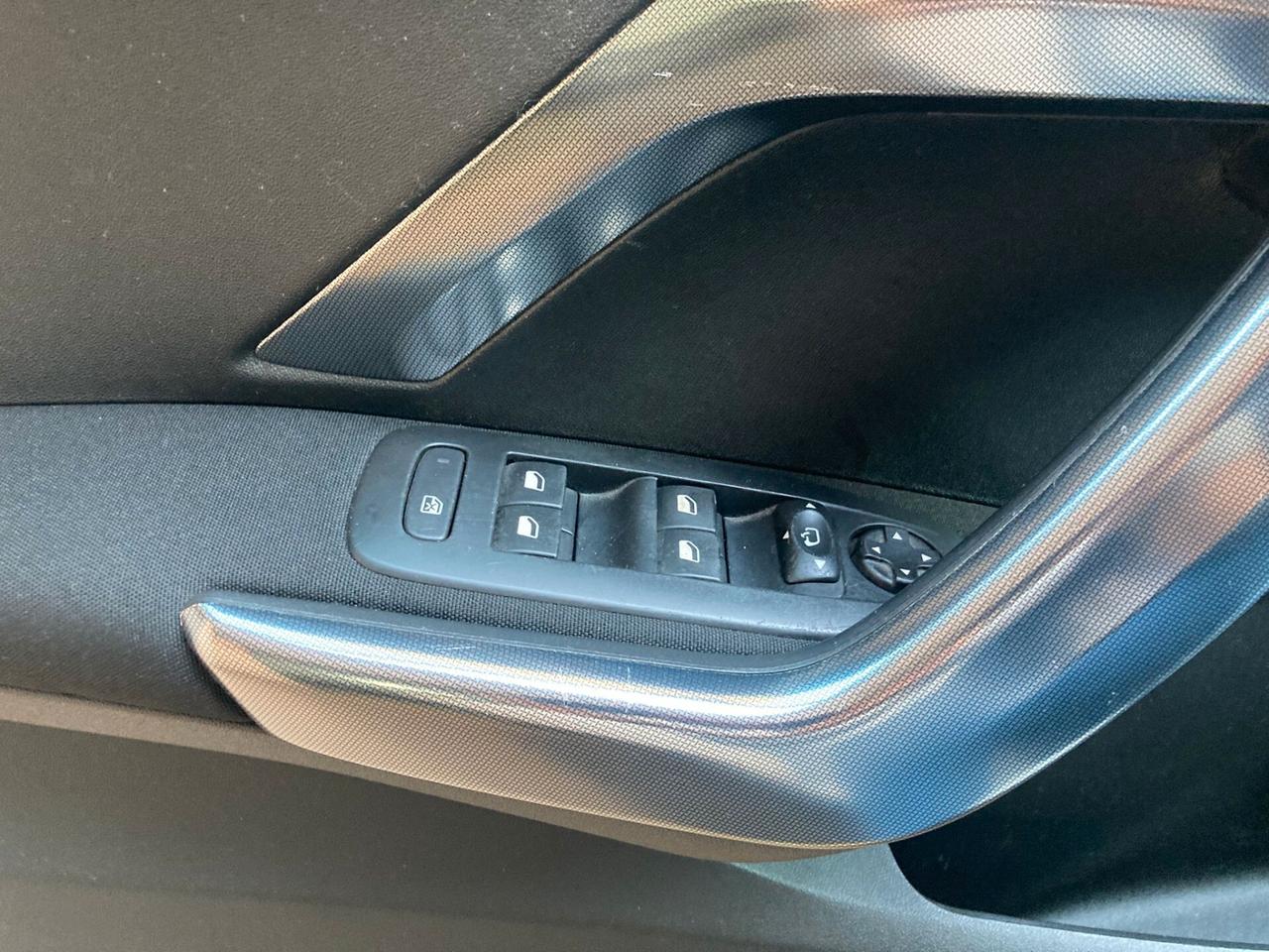 Peugeot 2008 1.6 e-HDi - 90000km! - 2014