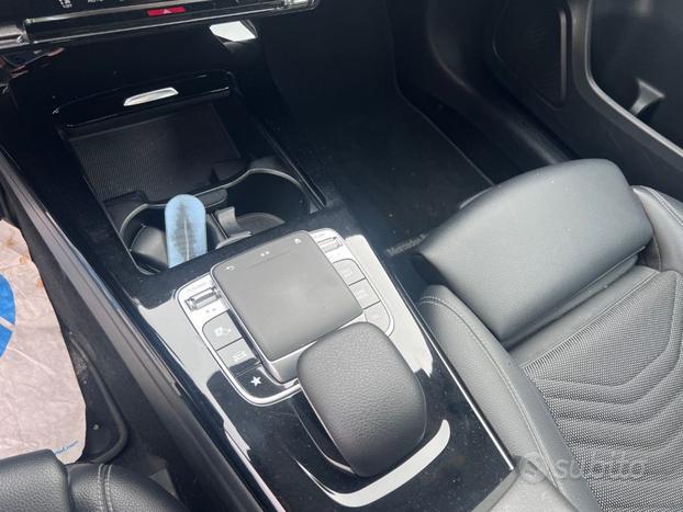 MERCEDES-BENZ A 180 d Automatic Business Extra