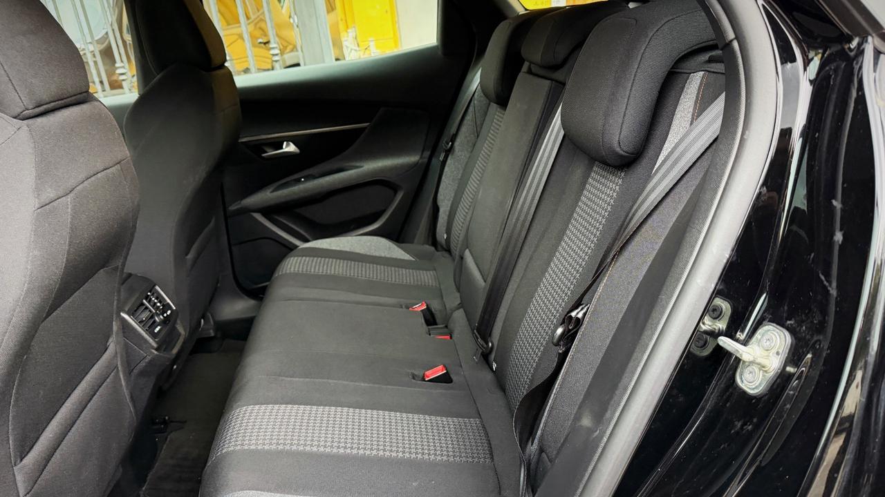 Peugeot 3008 1.5 Hdi EAT8 Business - 2021