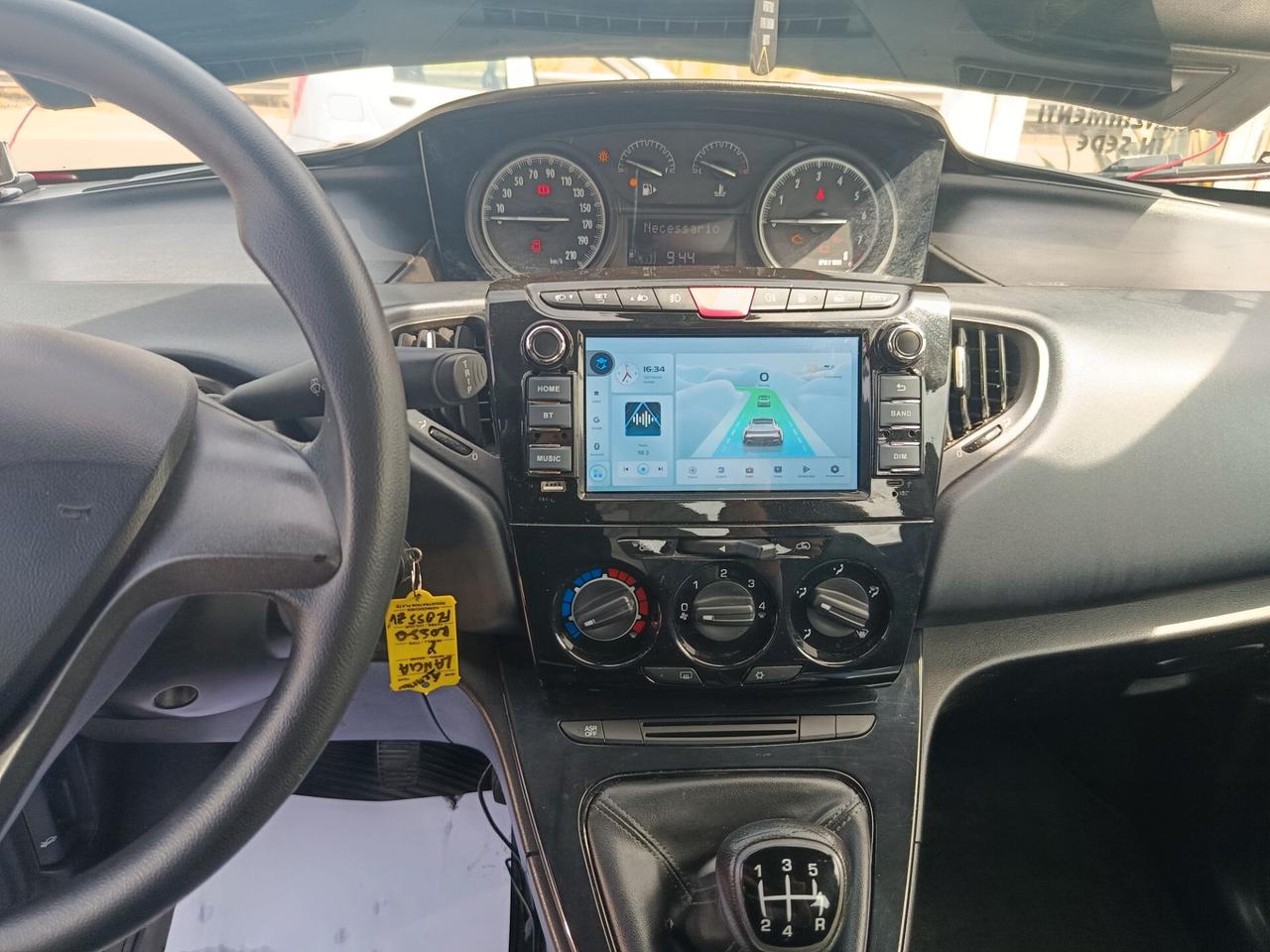 Lancia Ypsilon 0.9 TwinAir 85 CV 5 porte Metano Ecochic Platinum