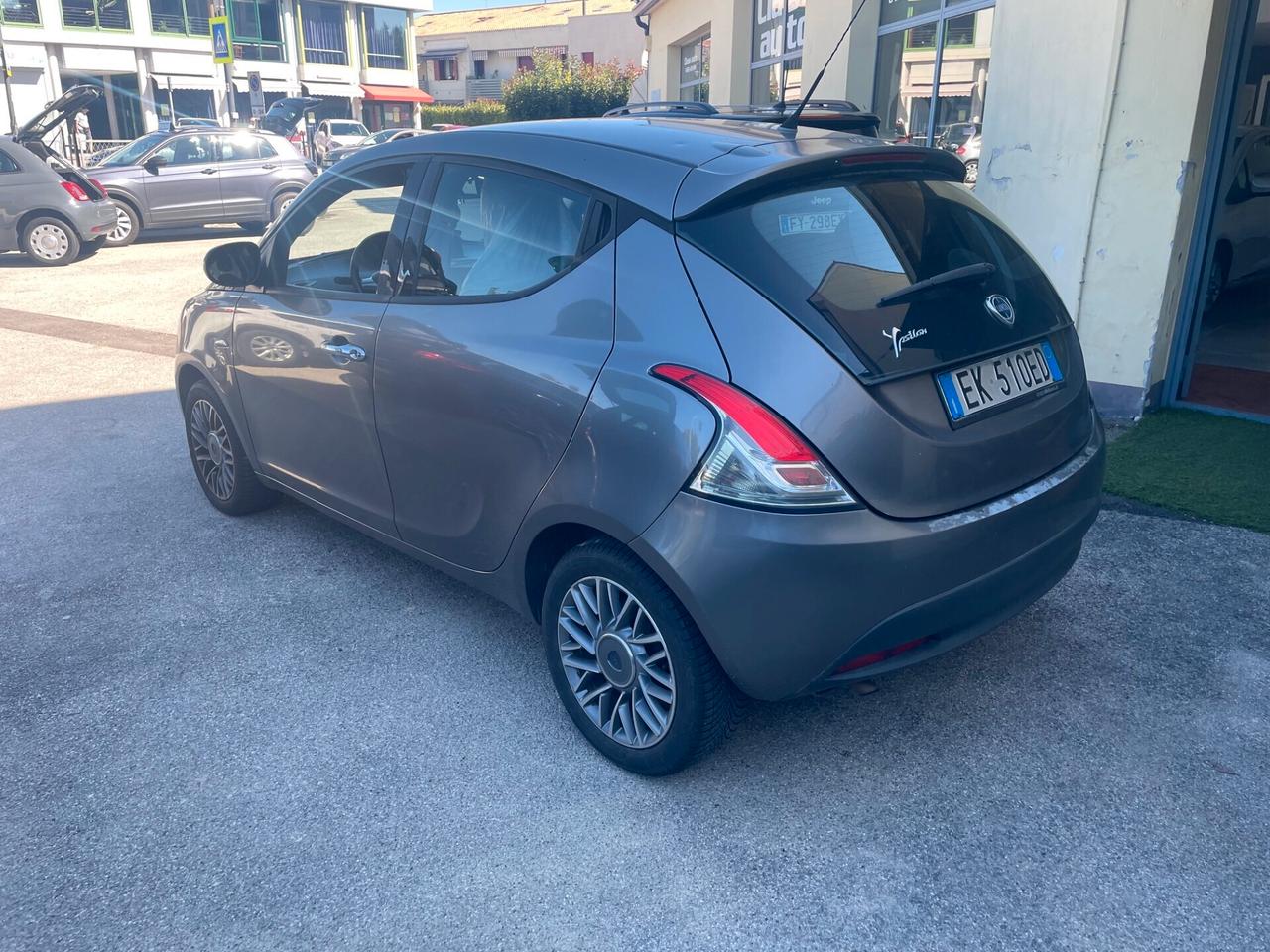 Lancia Ypsilon 1.2 69 CV 5 porte Silver