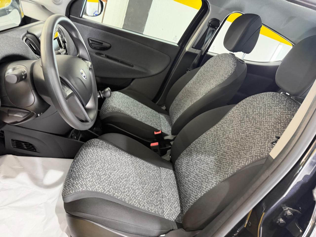 Lancia Ypsilon 1.0 FireFly 5 porte S&S Hybrid Silver Plus