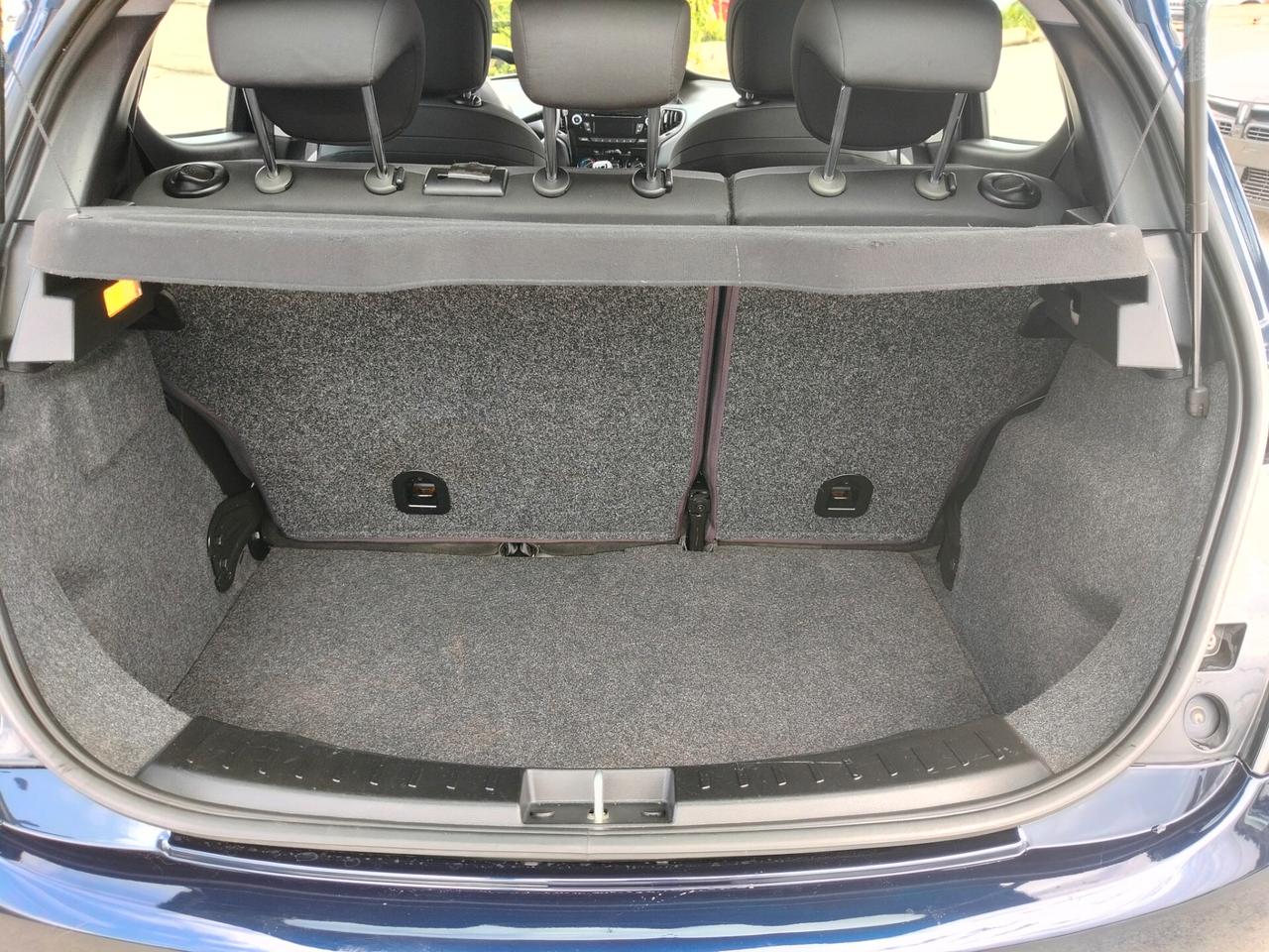 Lancia Ypsilon 1.2 69 CV 5 porte Silver