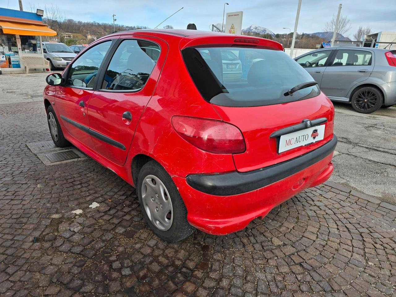 Peugeot 206 1.1 5p. con 210.000km NEOPATENTATI ok