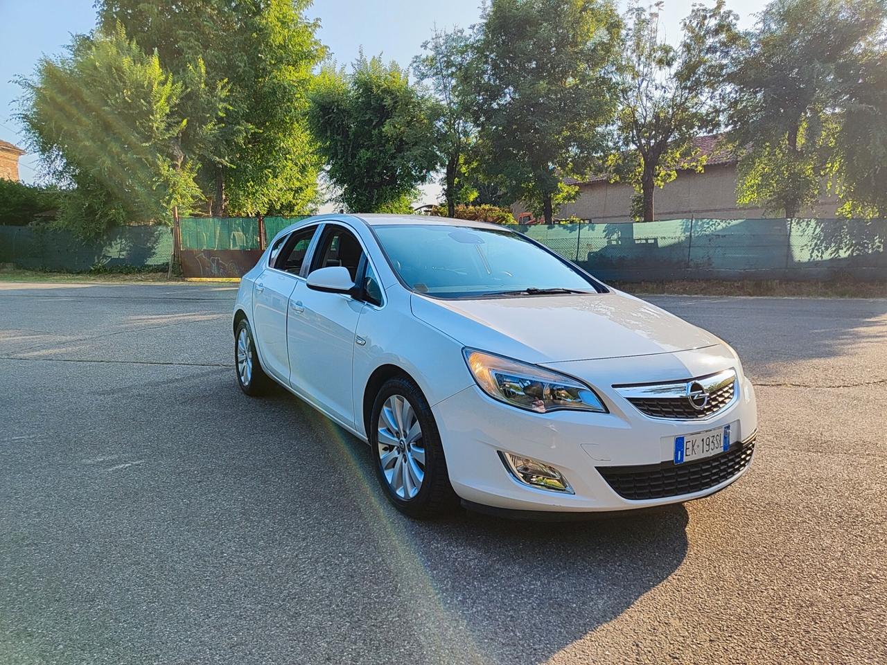 Opel Astra 1.7 CDTI 110CV 5 porte