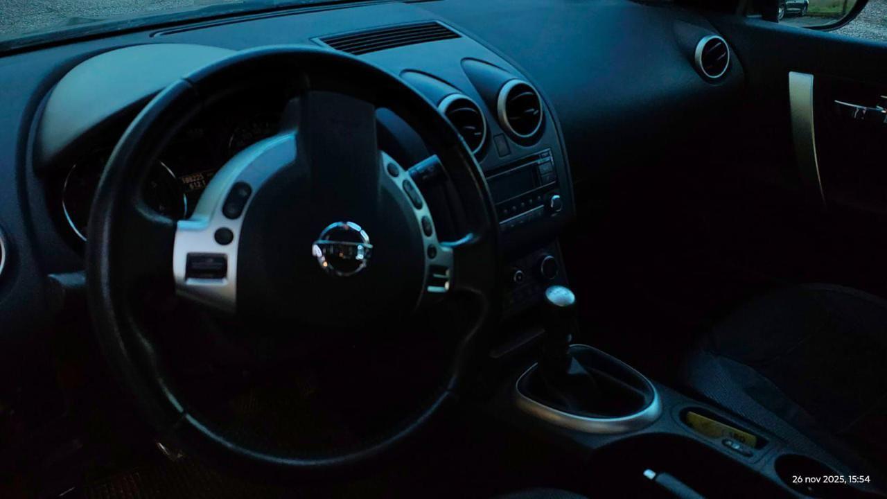 NISSAN Qashqai 2.0 dCi DPF n-tec