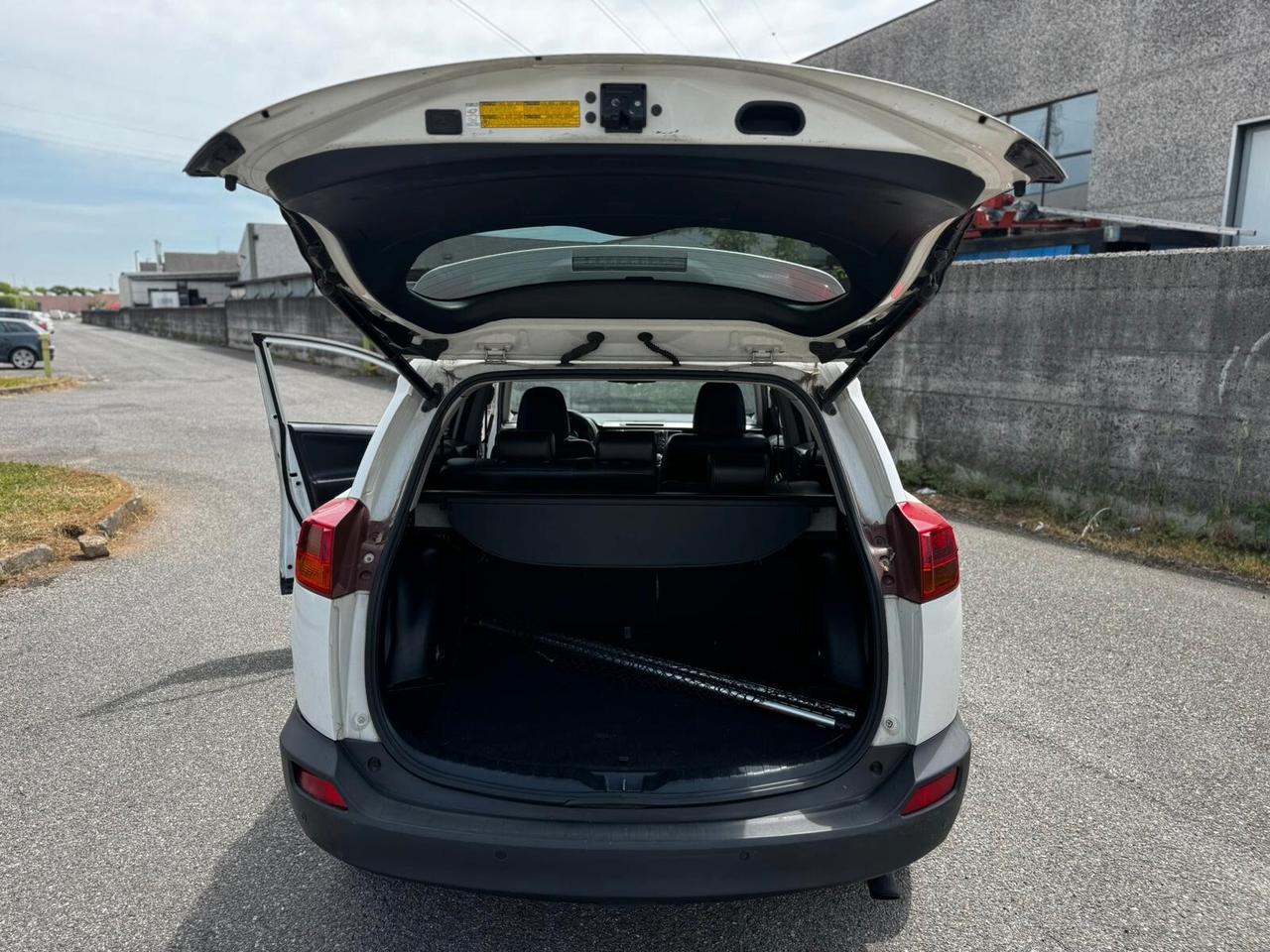 Toyota RAV 4 RAV4 2.2 D-CAT A/T 4WD Lounge