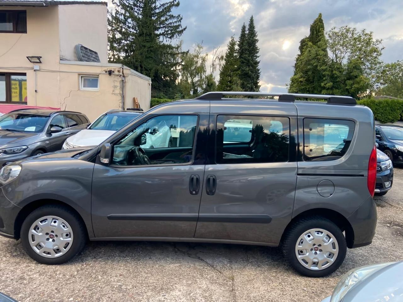 Fiat Doblò 1.4 16V Lounge 7 POSTI