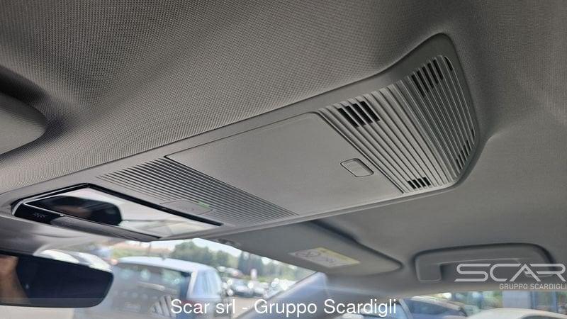 Skoda Octavia 2.0 TDI 150 CV DSG Wagon Executive con FARI MATRIX E CERCHI D 18