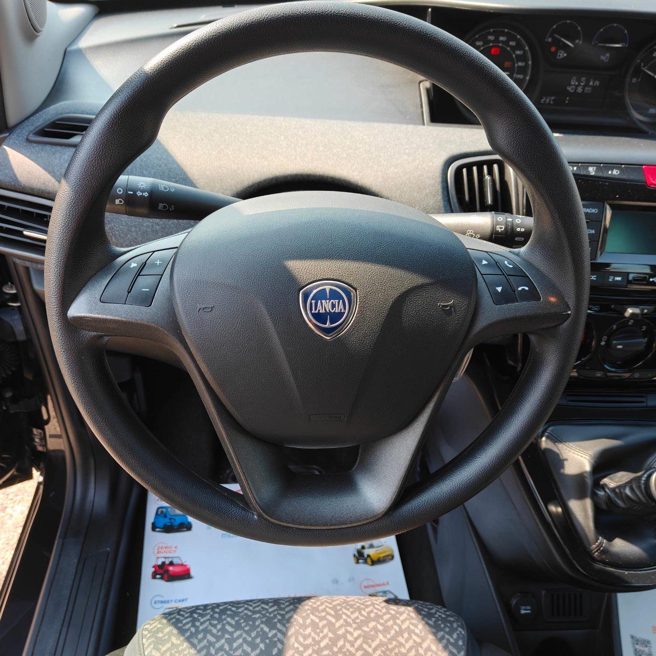 LANCIA Y Ypsilon 1.0 firefly hybrid Silver s&s 70cv